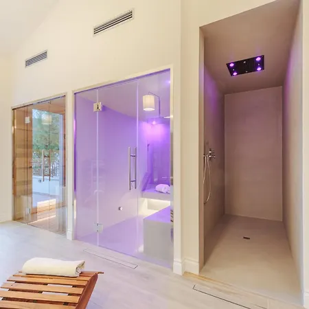 Luxury 7 Bedrooms With Pool