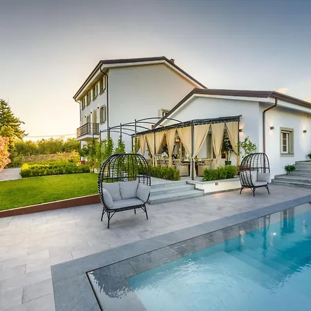 Luxury 7 Bedrooms With Pool * Piaggiori