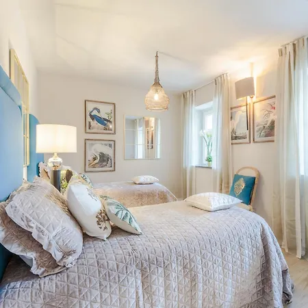 Luxury 7 Bedrooms With Pool Villa Piaggiori
