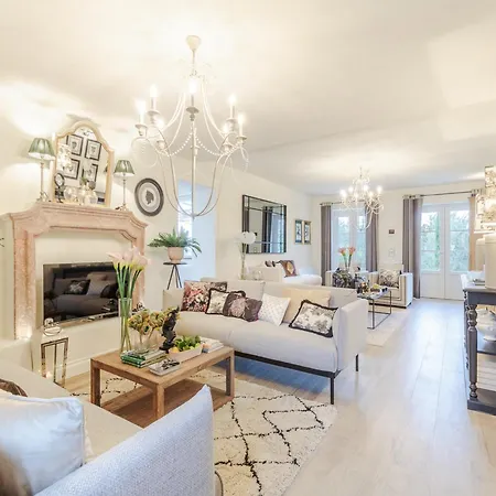 Luxury 7 Bedrooms With Pool Villa *