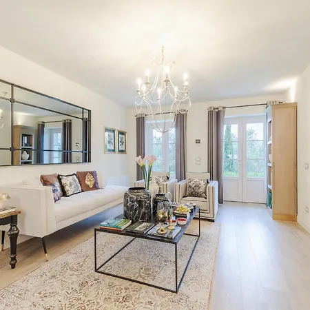 Luxury 7 Bedrooms With Pool *